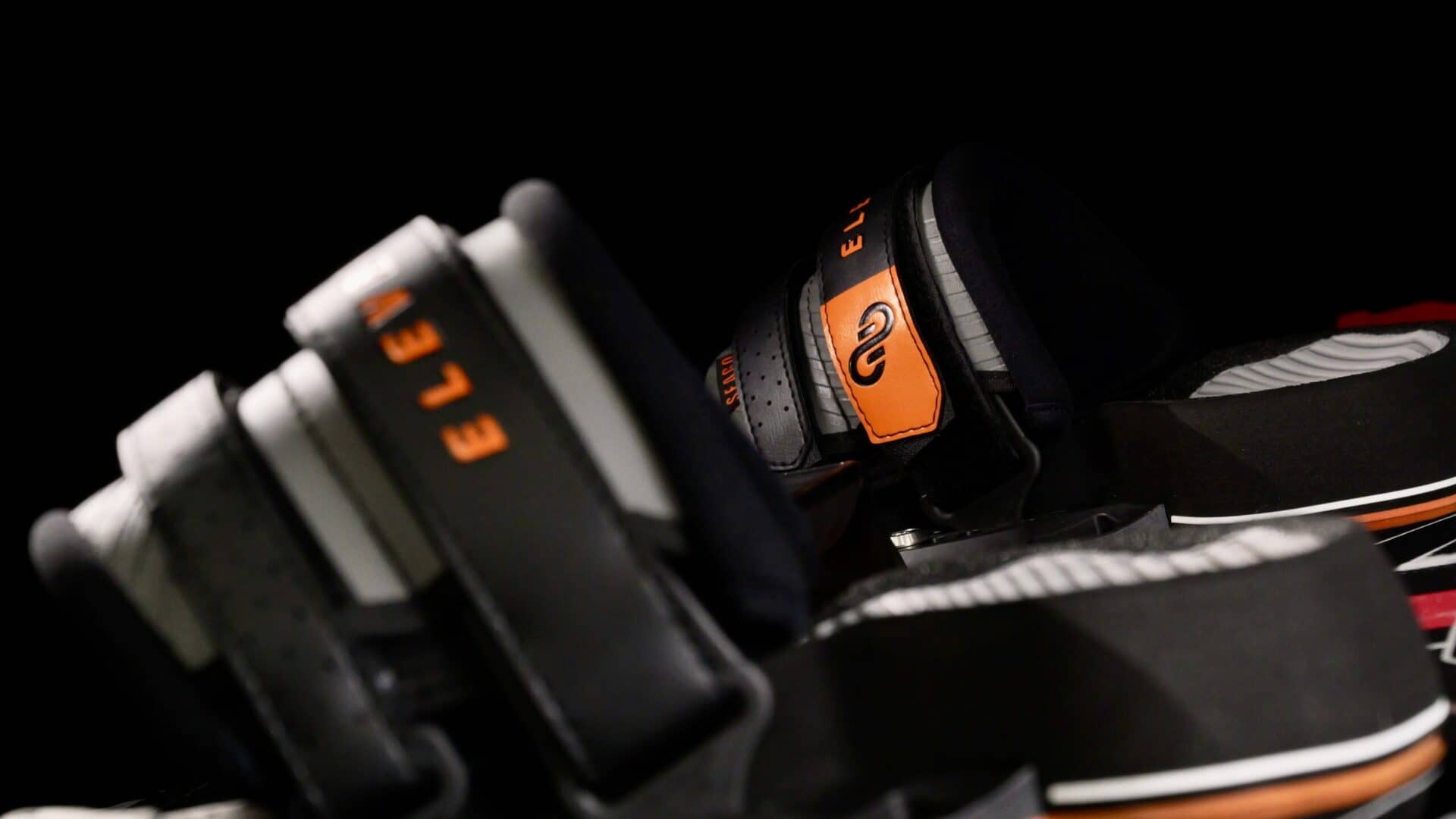 ELEVEIGHT Seago Bindings